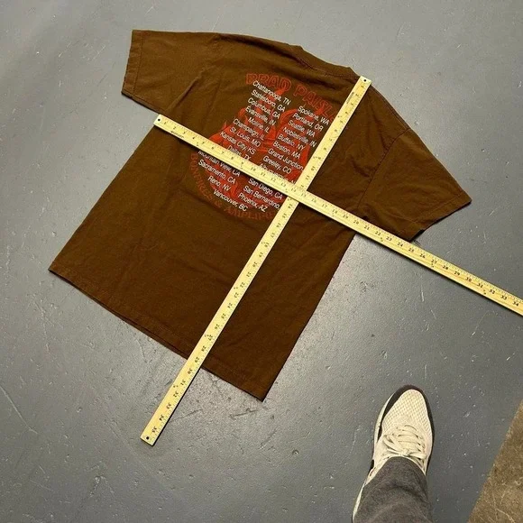 Vintage y2k earth tone 2000s Brad paisley Country music tshirt - Picture 4 of 4